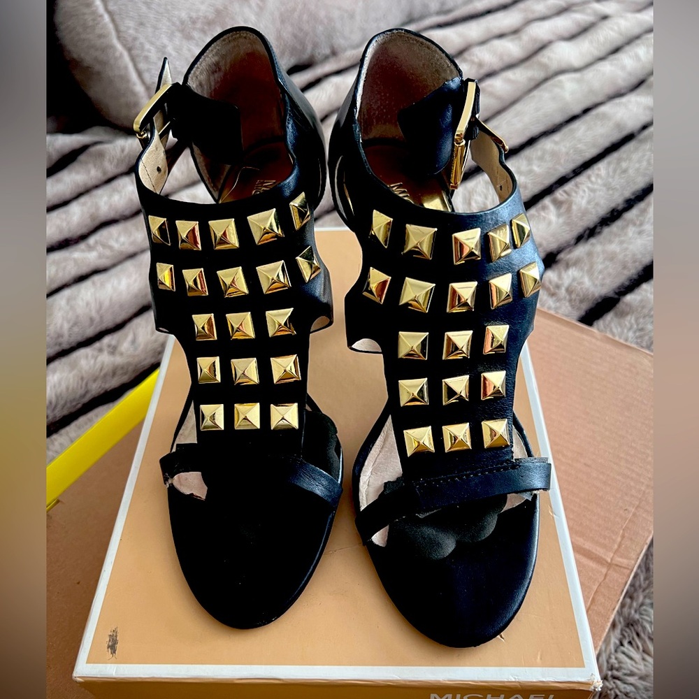 Michael Kors low heel